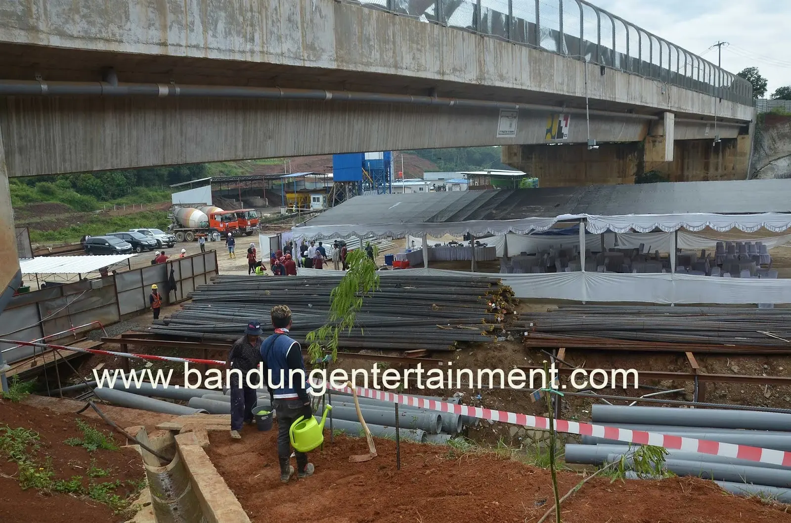 kegiatan penghijauan dharma wanita persatuan cisumdawu