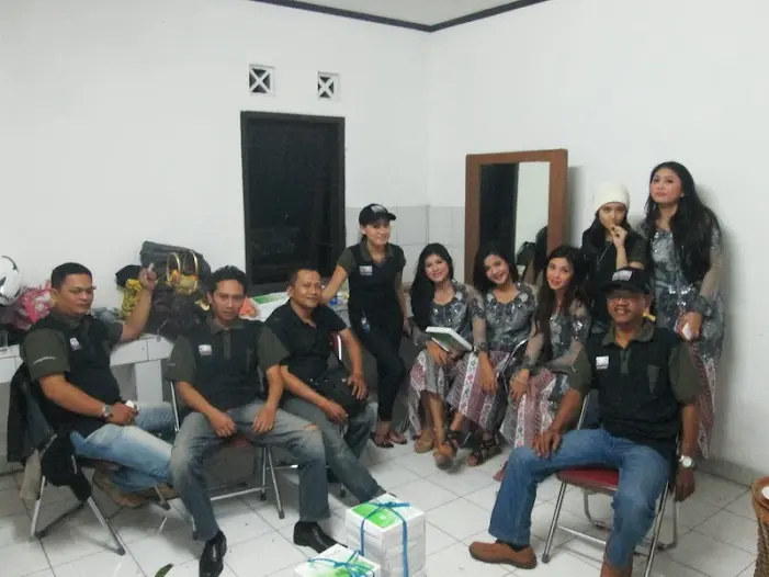 Tata panggung dan dekorasi acara Malam Pengantar Tugas