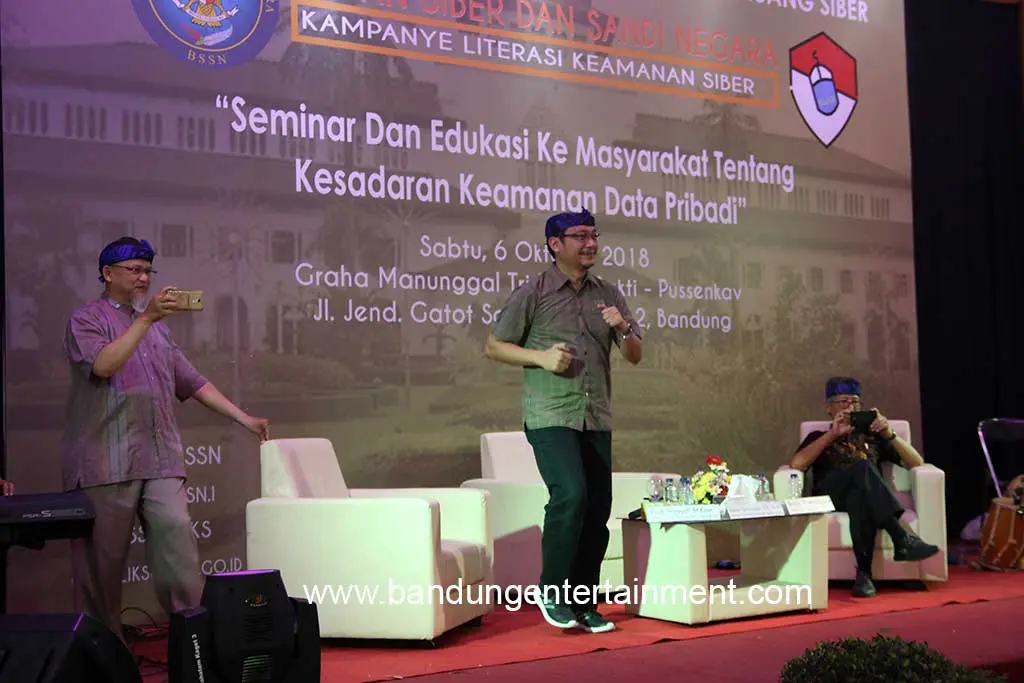 pemateri seminar edukasi keamanan data pribadi