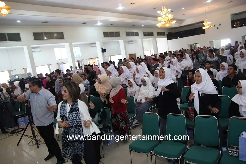 peserta mahasiswa seminar kliks bssn bandung
